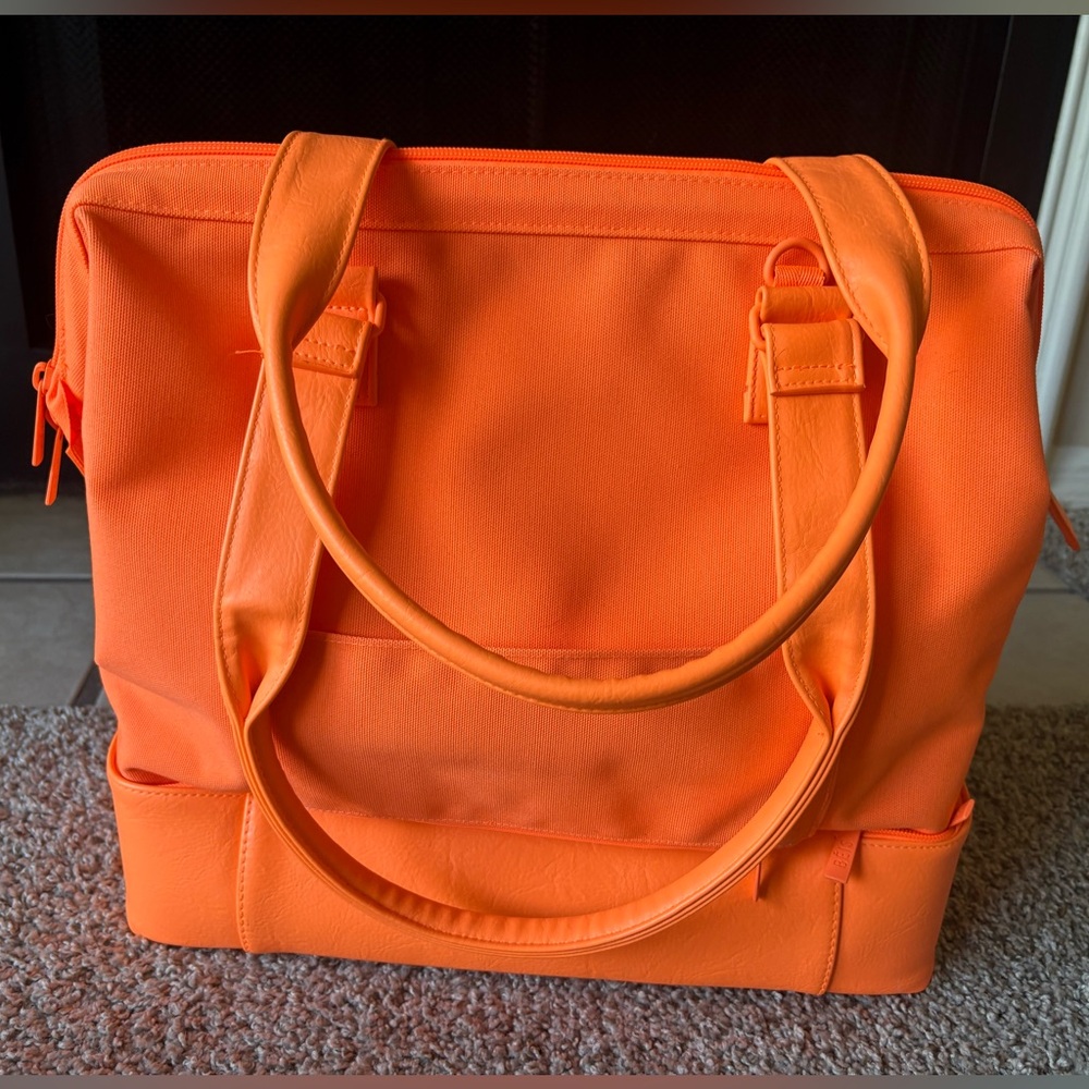 BÉIS Mini Weekender, Cosmetic Case, and Cosmetic Pouch Set in Creamsicle - Picture 2 of 3
